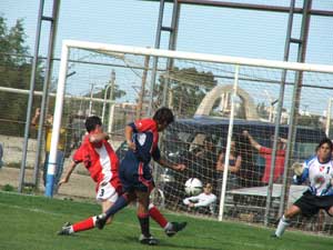 Estrella del Sur sacó un empate de la galera